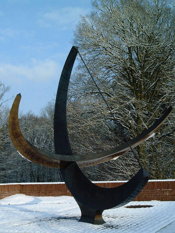 <i>Sundial</i> 1965-66 in Brussels whilst in the collection of IBM.<br>
photo: Mike Phipps