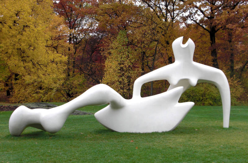 Large Reclining Figure – Works – The Henry Moore Artwork